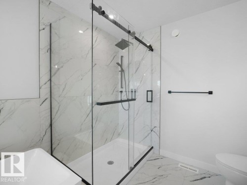 3310 Chickadee Dr, Edmonton, AB - Indoor Photo Showing Bathroom