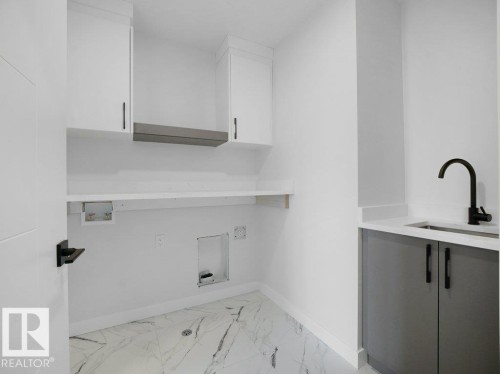 3310 Chickadee Dr, Edmonton, AB - Indoor