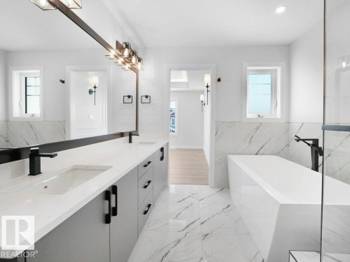 3310 Chickadee Dr, Edmonton, AB - Indoor Photo Showing Bathroom