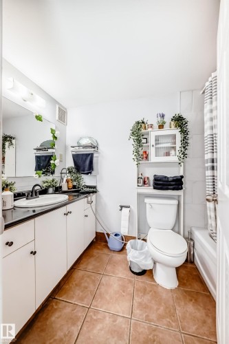103 2624 Mill Woods Road E, Edmonton, AB - Indoor Photo Showing Bathroom