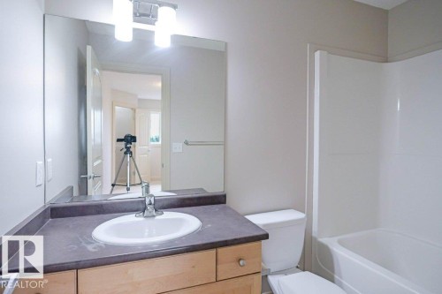 2119 28 Street, Edmonton, AB - Indoor Photo Showing Bathroom