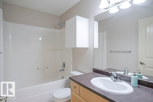 2119 28 Street, Edmonton, AB - Indoor Photo Showing Bathroom