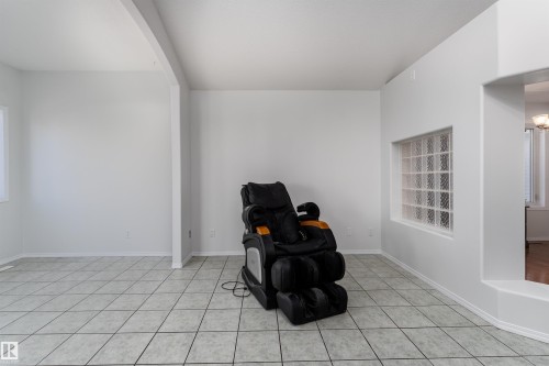 2813 32A Street, Edmonton, AB - Indoor Photo Showing Other Room