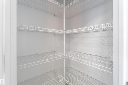 2813 32A Street, Edmonton, AB - Indoor With Storage