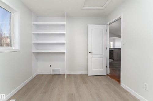 2813 32A Street, Edmonton, AB - Indoor