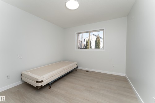 2813 32A Street, Edmonton, AB - Indoor