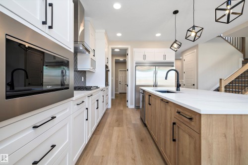 79 Chelles Wynd, St. Albert, AB - Indoor Photo Showing Kitchen With Upgraded Kitchen