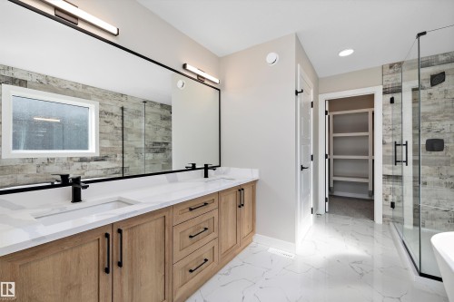 79 Chelles Wynd, St. Albert, AB - Indoor Photo Showing Bathroom