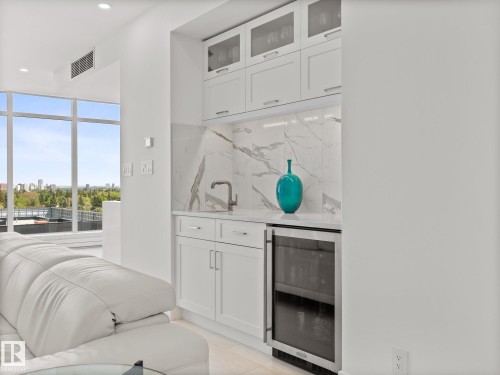 605 14105 West Block Drive, Edmonton, AB - Indoor