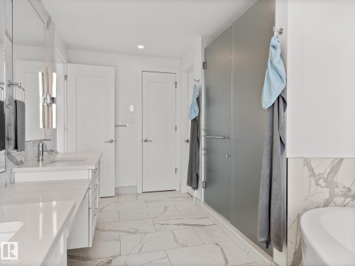 605 14105 West Block Drive, Edmonton, AB - Indoor Photo Showing Bathroom