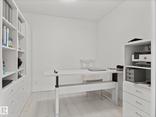 605 14105 West Block Drive, Edmonton, AB - Indoor