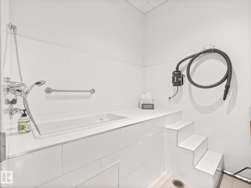 605 14105 West Block Drive, Edmonton, AB - Indoor Photo Showing Bathroom