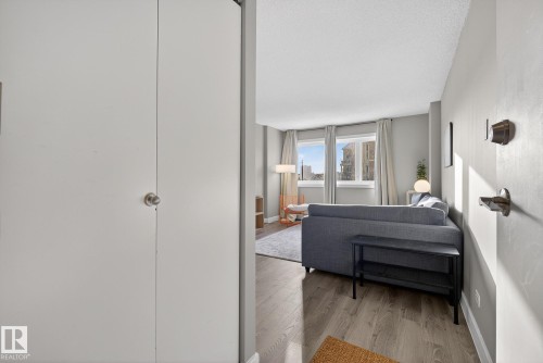 308 9710 105 Street, Edmonton, AB - Indoor