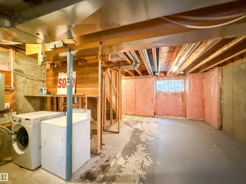 31 6032 38 Avenue, Edmonton, AB - Indoor Photo Showing Laundry Room