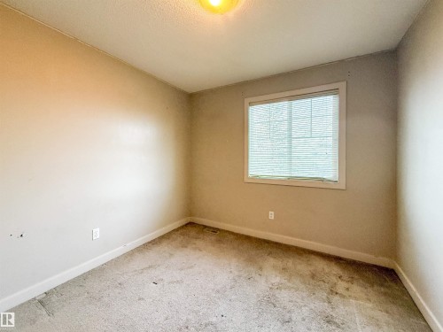 31 6032 38 Avenue, Edmonton, AB - Indoor Photo Showing Other Room