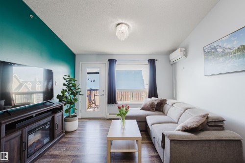 7412 7327 South Terwillegar Drive, Edmonton, AB - Indoor Photo Showing Living Room