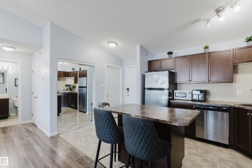 7412 7327 South Terwillegar Drive, Edmonton, AB - Indoor Photo Showing Kitchen With Stainless Steel Kitchen