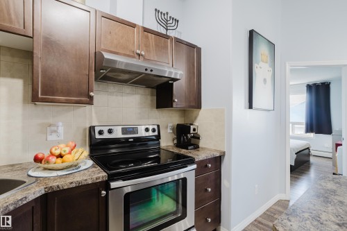 7412 7327 South Terwillegar Drive, Edmonton, AB - Indoor Photo Showing Kitchen