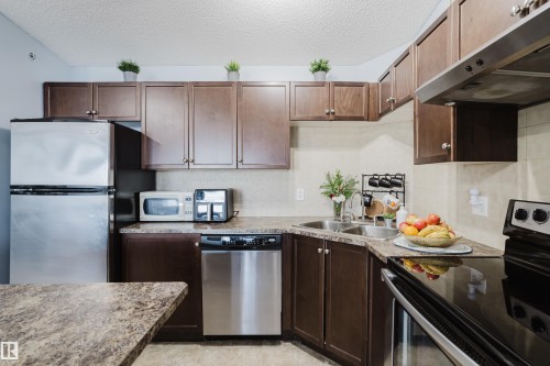 7412 7327 South Terwillegar Drive, Edmonton, AB - Indoor Photo Showing Kitchen With Stainless Steel Kitchen With Double Sink