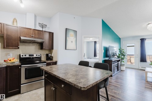7412 7327 South Terwillegar Drive, Edmonton, AB - Indoor Photo Showing Kitchen