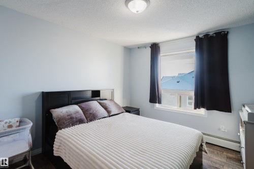 7412 7327 South Terwillegar Drive, Edmonton, AB - Indoor Photo Showing Bedroom