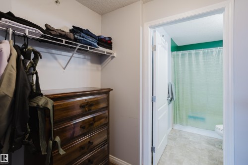 7412 7327 South Terwillegar Drive, Edmonton, AB - Indoor