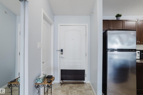 7412 7327 South Terwillegar Drive, Edmonton, AB - Indoor