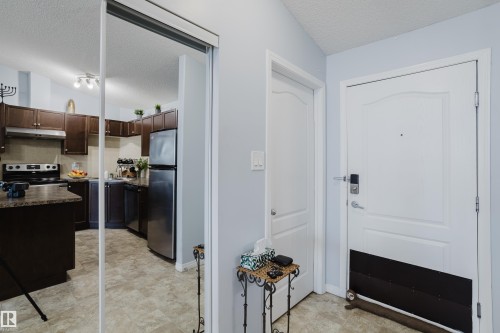 7412 7327 South Terwillegar Drive, Edmonton, AB - Indoor Photo Showing Kitchen