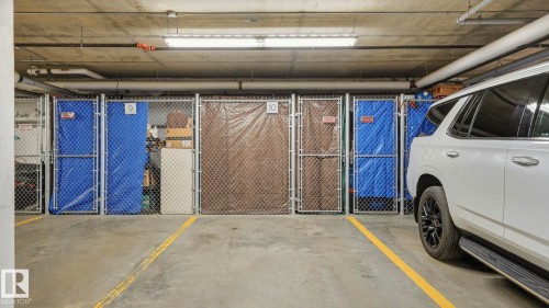 401 17 Columbia Avenue W, Devon, AB - Indoor Photo Showing Garage
