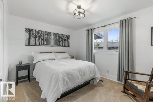 5 Gilchrist Place, St. Albert, AB - Indoor Photo Showing Bedroom