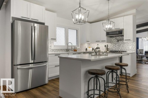 5 Gilchrist Place, St. Albert, AB - Indoor Photo Showing Kitchen With Upgraded Kitchen
