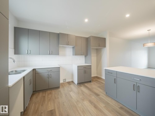 15 Nerine Crescent, St. Albert, AB - Indoor Photo Showing Kitchen With Double Sink