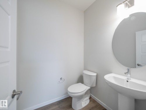 15 Nerine Crescent, St. Albert, AB - Indoor Photo Showing Bathroom