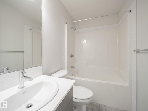 15 Nerine Crescent, St. Albert, AB - Indoor Photo Showing Bathroom