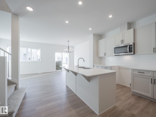 2511 211 Street, Edmonton, AB - Indoor Photo Showing Kitchen With Upgraded Kitchen