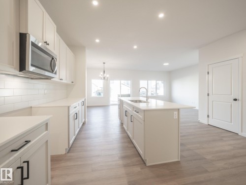 4639 Kinsella Landing, Edmonton, AB - Indoor Photo Showing Kitchen