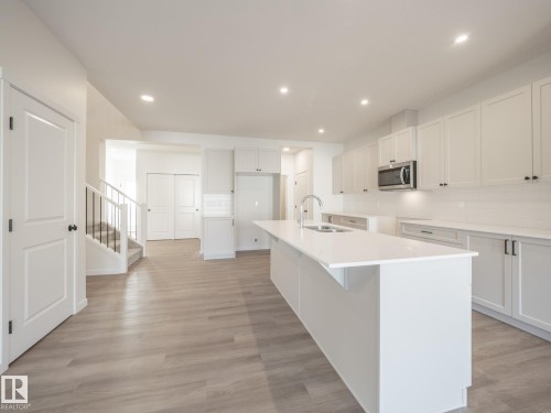 4639 Kinsella Landing, Edmonton, AB - Indoor Photo Showing Kitchen With Upgraded Kitchen