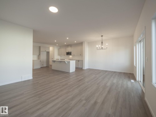 4639 Kinsella Landing, Edmonton, AB - Indoor