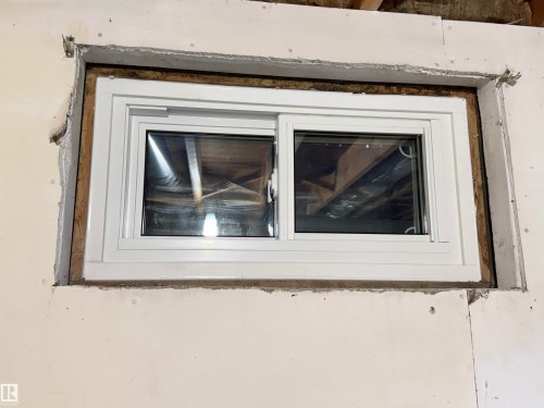 2758 105 Street, Edmonton, AB - Indoor