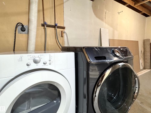 2758 105 Street, Edmonton, AB - Indoor Photo Showing Laundry Room