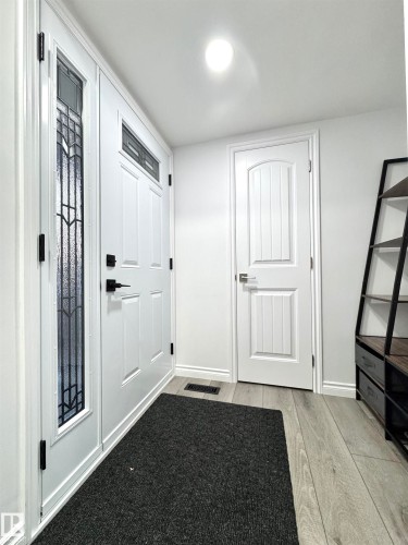 2758 105 Street, Edmonton, AB - Indoor Photo Showing Other Room