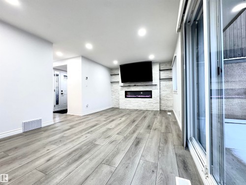 2758 105 Street, Edmonton, AB - 