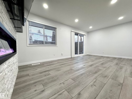2758 105 Street, Edmonton, AB - Indoor Photo Showing Other Room