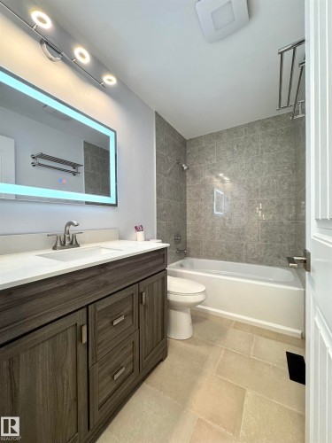 2758 105 Street, Edmonton, AB - Indoor Photo Showing Bathroom