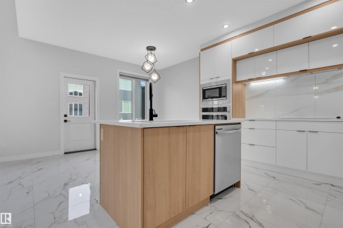 3516 41 Avenue, Beaumont, AB - Indoor Photo Showing Kitchen