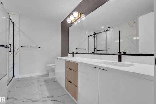 3516 41 Avenue, Beaumont, AB - Indoor Photo Showing Bathroom