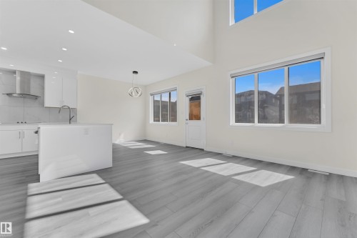 21 Westwyck Link, Spruce Grove, AB - Indoor Photo Showing Kitchen