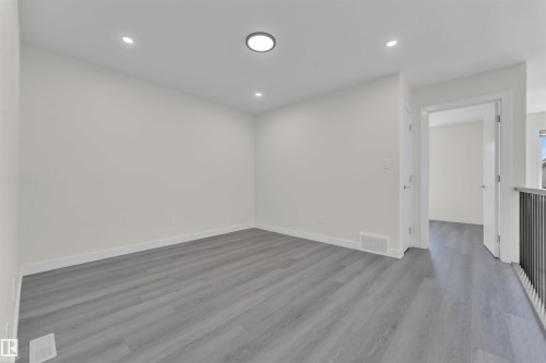 21 Westwyck Link, Spruce Grove, AB - Indoor Photo Showing Other Room