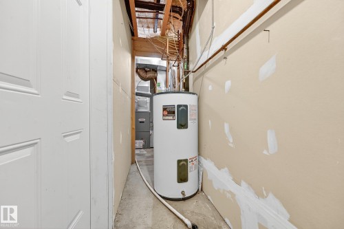 36 3751 12 Street, Edmonton, AB - Indoor Photo Showing Other Room