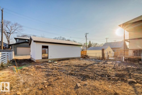9023 90 Street, Edmonton, AB - Outdoor